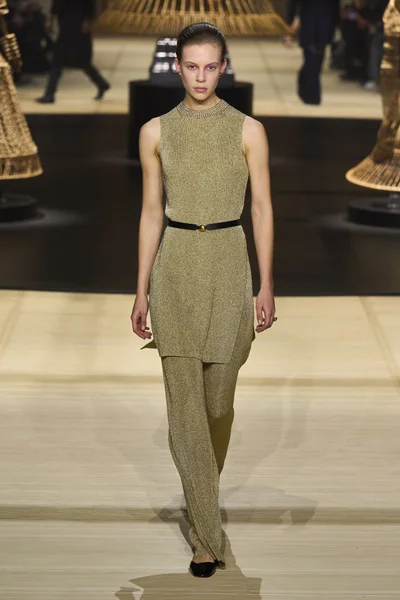 Look 61